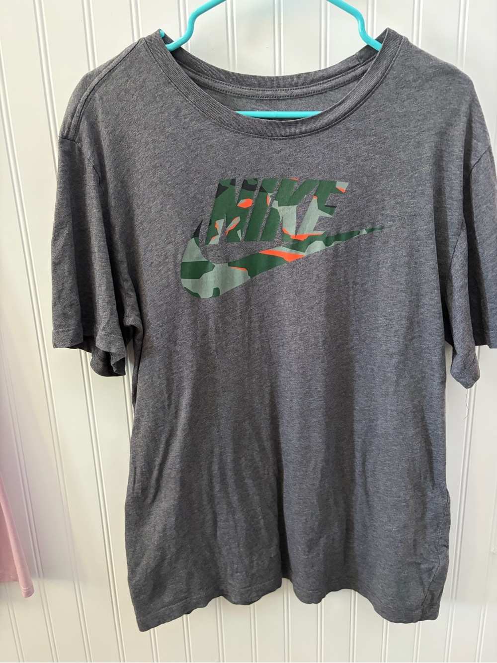 Nike Men’s Charcoal Tee with Green & Orange Camo Logo